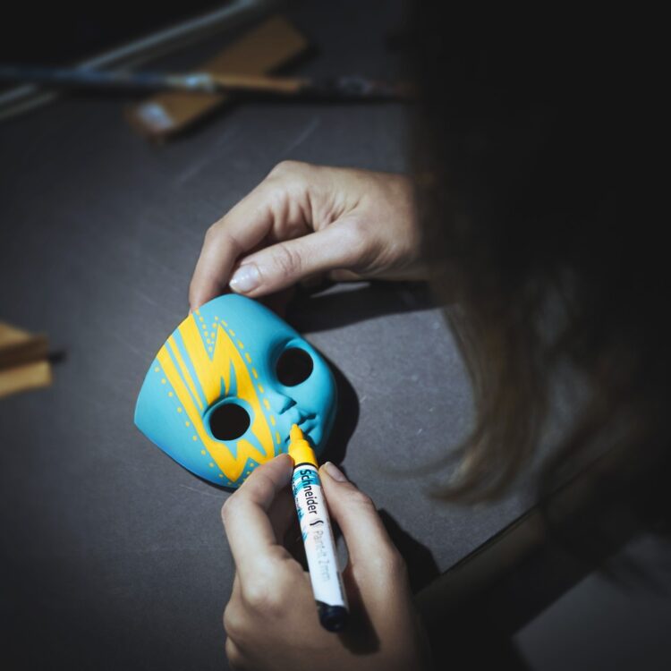 Marker cu vopsea acrilică Paint-It 310 Schneider model